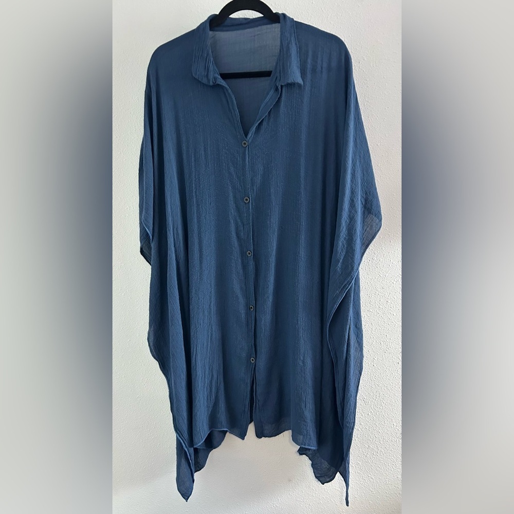 Relaxed Women's Button-Front Tunic in Dusty Blue